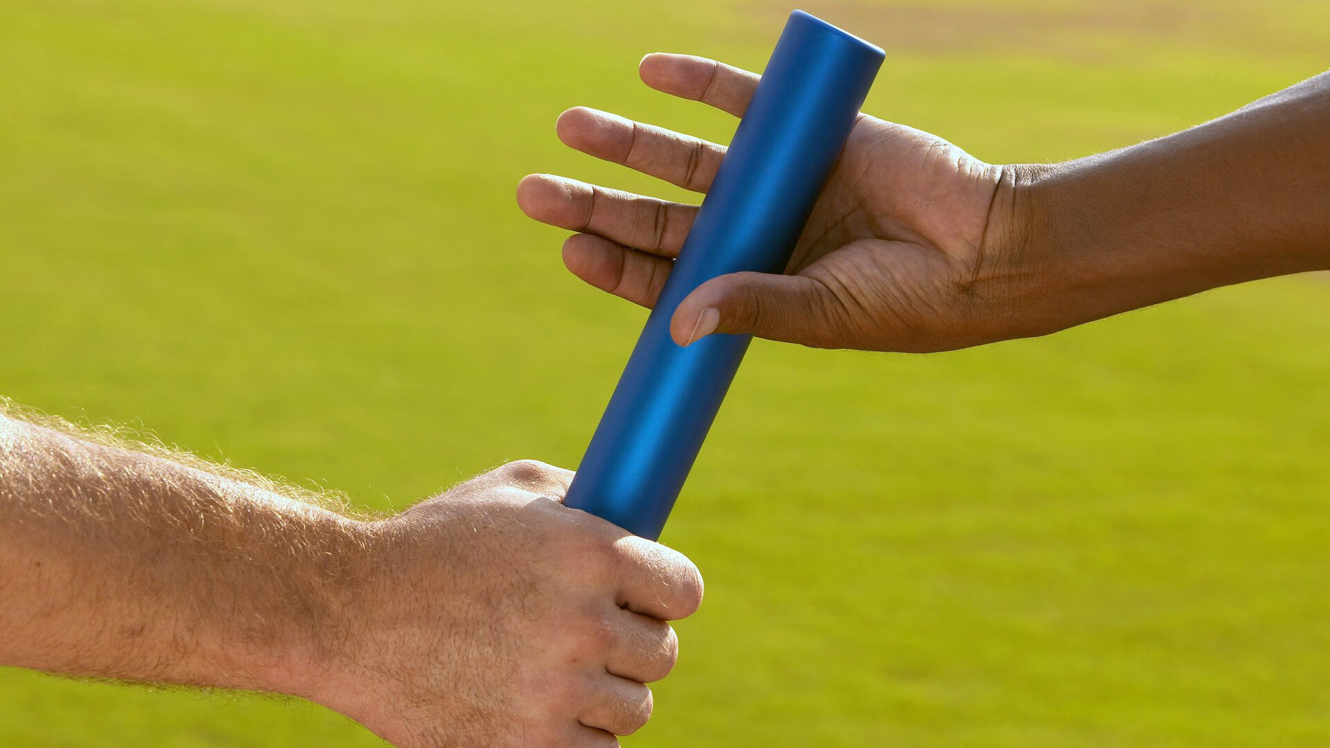 青训中心实行多教练带组模式丰富球员训练风格,青训队教练